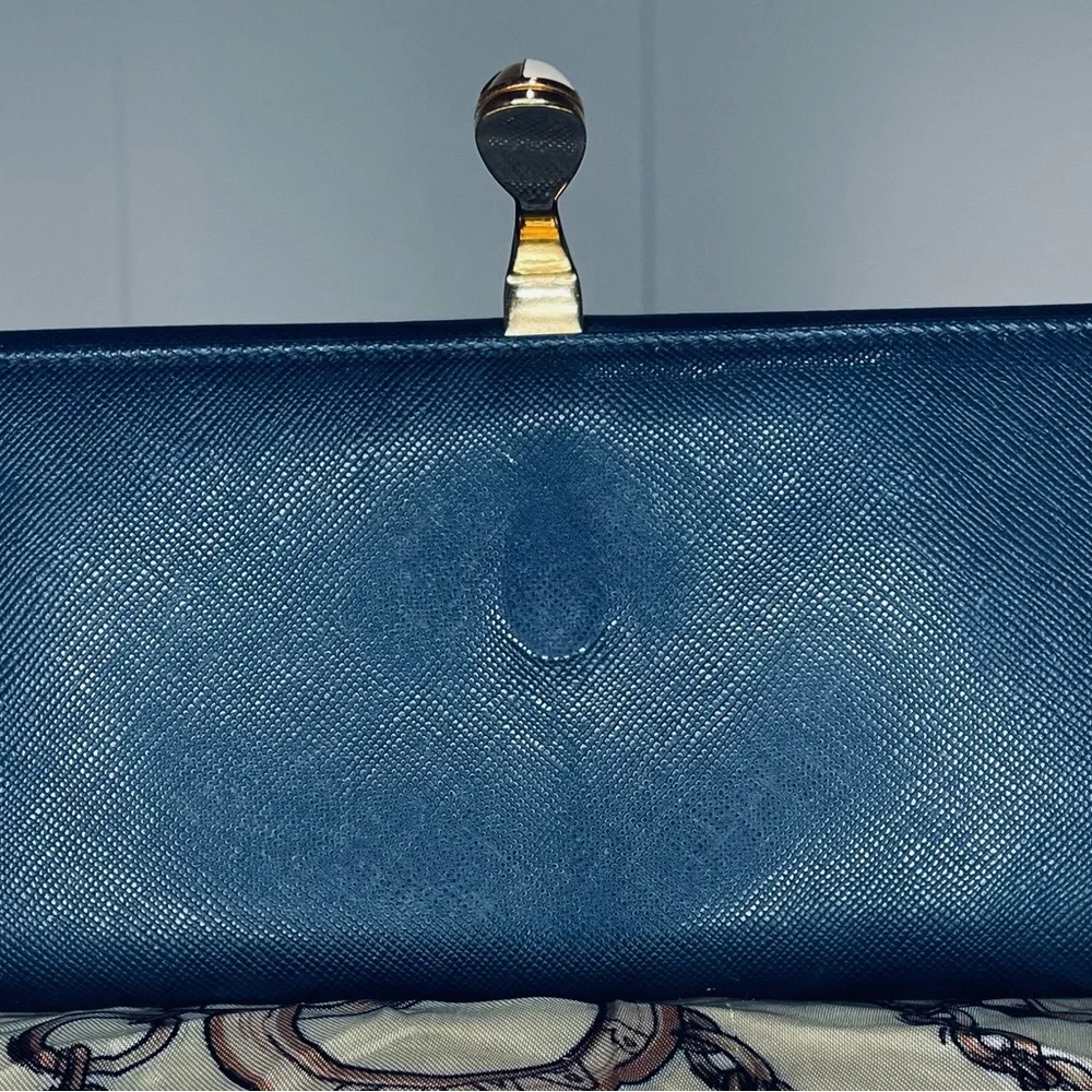 Gucci Navy Blue Leather Long Wallet with Clasp - Picture 3 of 9